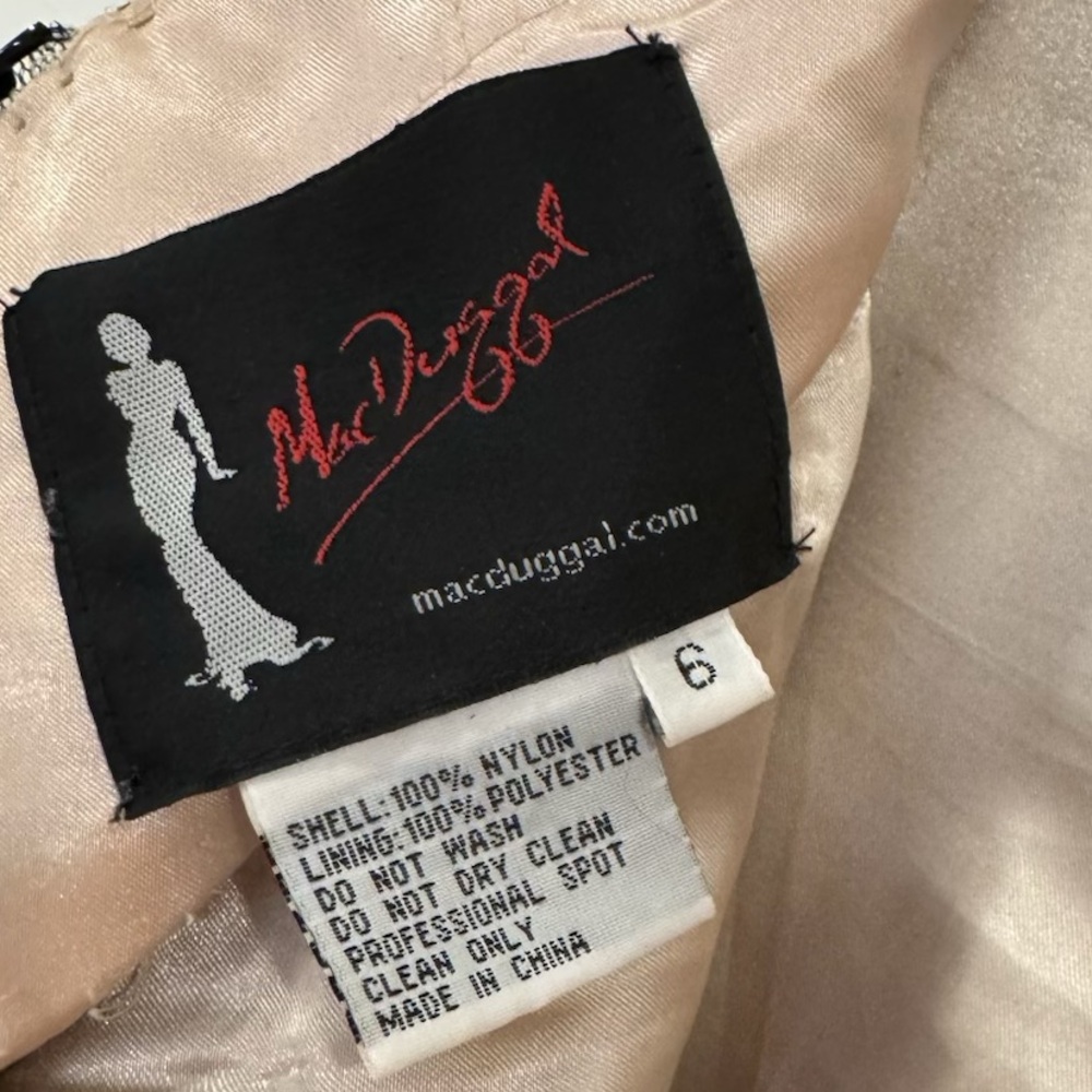 Mac Duggal Strapless formal Gown - Picture 3 of 6